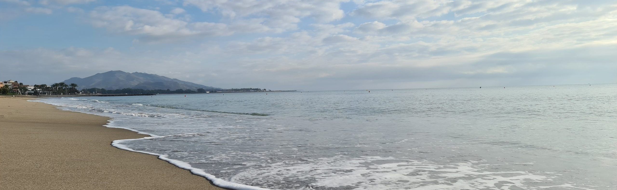 Playa de Mataró, vistas desde los pisos Torre Barceló Living.